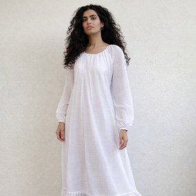 White classic tiered